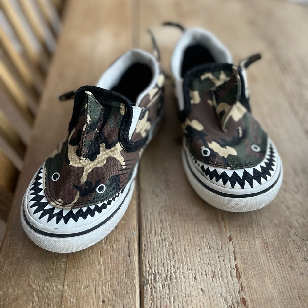 Vans Kids Camo Shark Slip-On Sneakers - Green/Brown